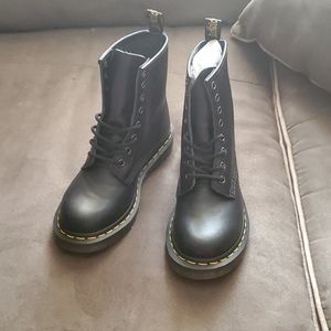 Dr. Martens Women's 1460w Lace-up Boot